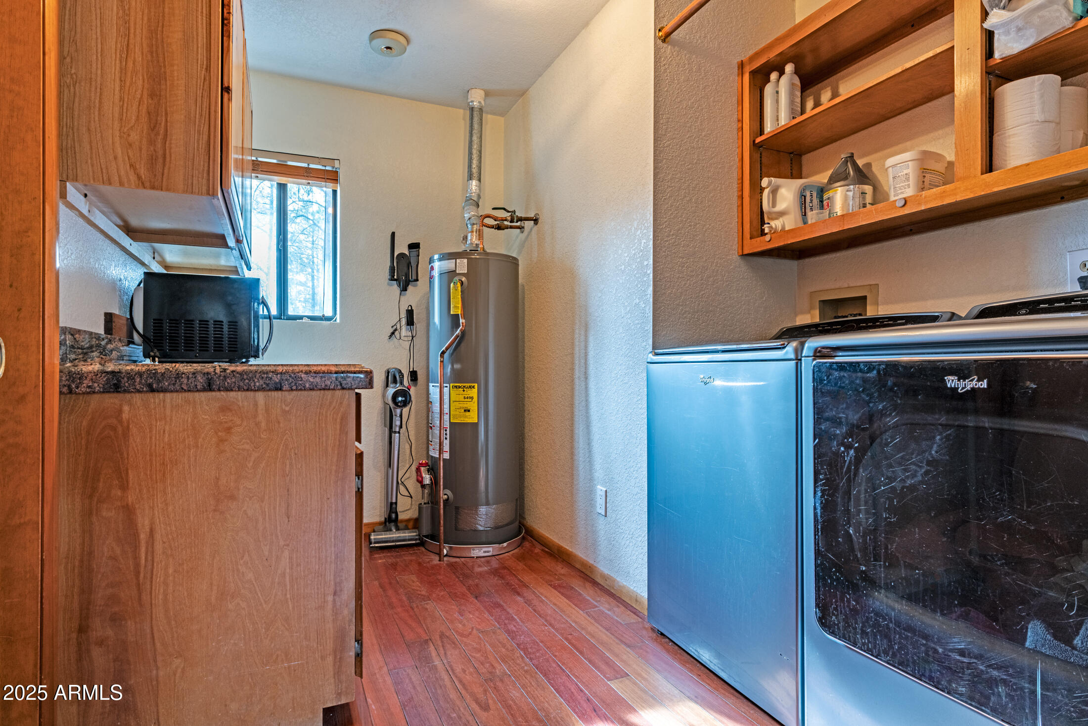 3400 Goodwill Lane Lakeside, AZ 85929 - Photo 29 of 43 a view of a kitchen from a hallway