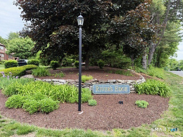 4 Wickham's Fancy, Unit 4 Canton, CT 06019 - Photo 2 of 26