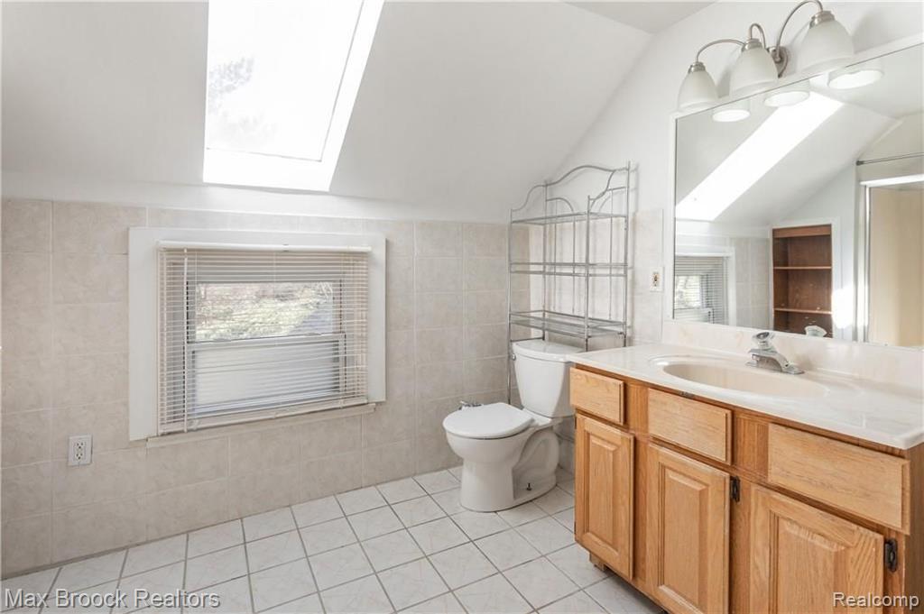 5277 West Maple Road West Bloomfield, MI 48322 - Photo 16 of 40
