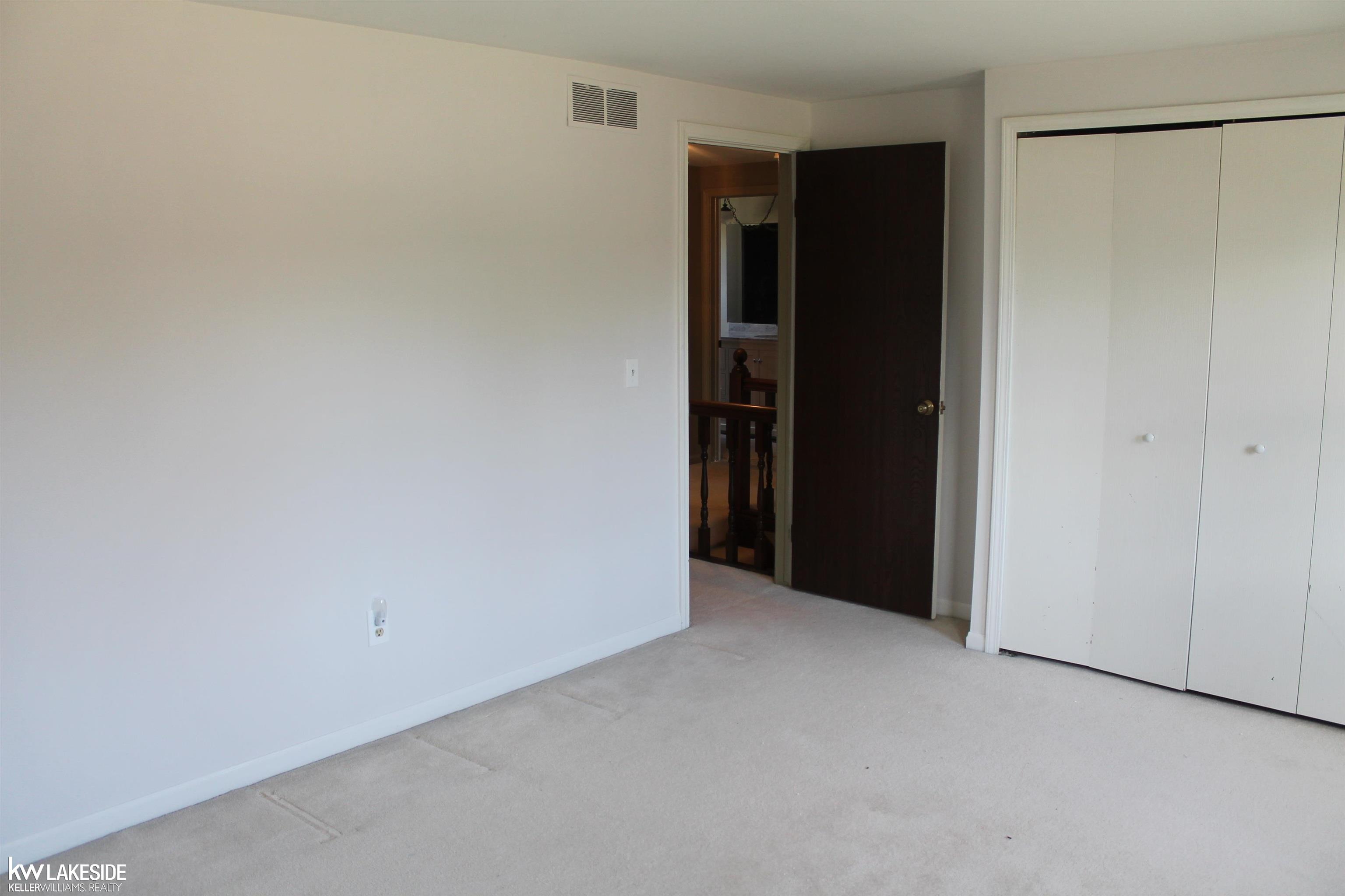 1438 Deerhurst Lane Rochester, MI 48307 - Photo 13 of 56 50084908-15.JPG