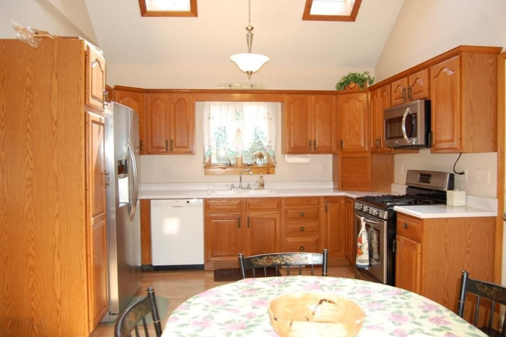 7758 North Vining Road Lakeview, MI 48850 - Photo 3 of 21 3 Kitchen