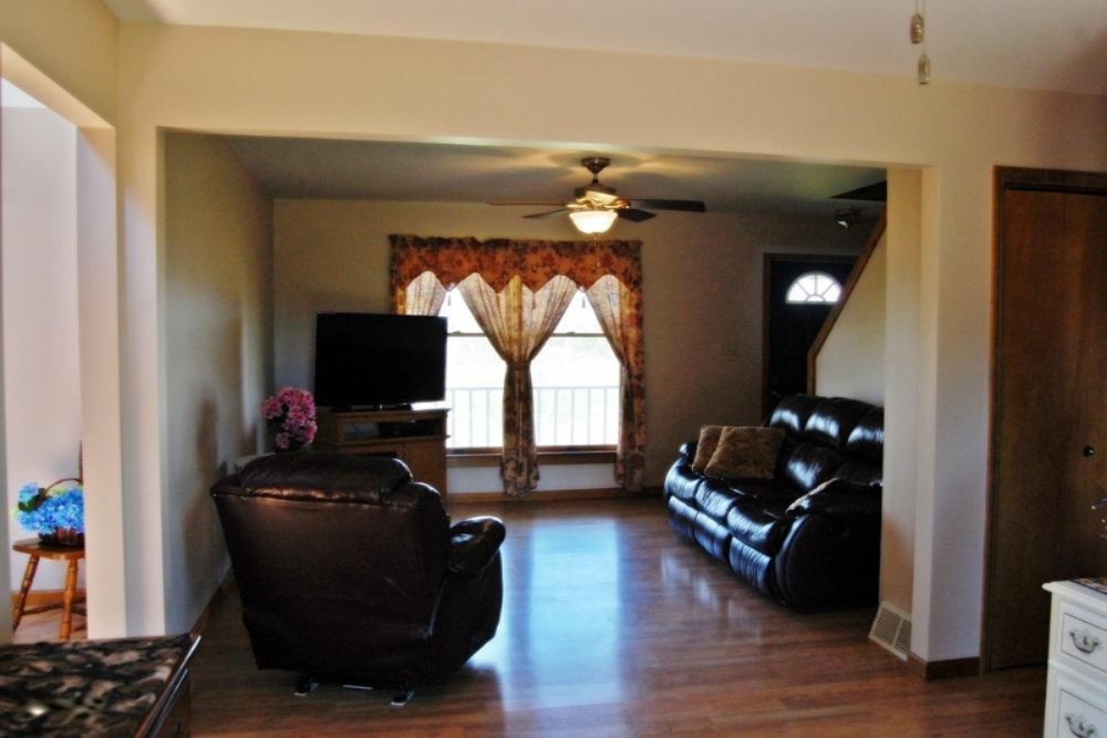 7758 North Vining Road Lakeview, MI 48850 - Photo 5 of 21 5 Living Area