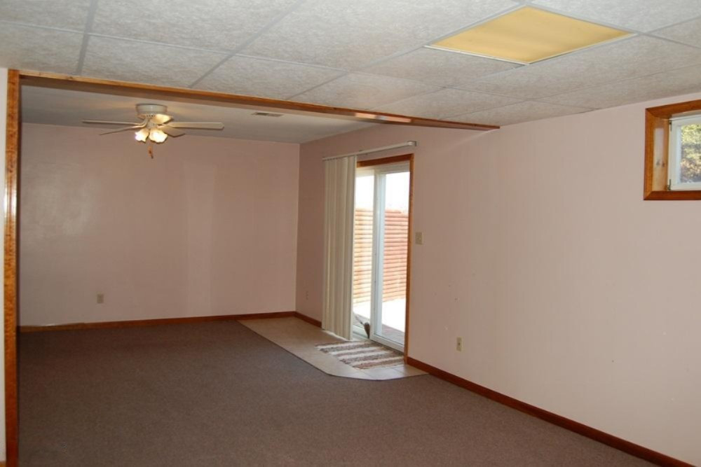 7758 North Vining Road Lakeview, MI 48850 - Photo 7 of 21 7 Family Room