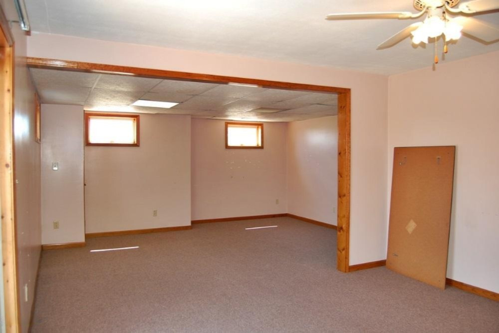 7758 North Vining Road Lakeview, MI 48850 - Photo 8 of 21 8 Family Room 2