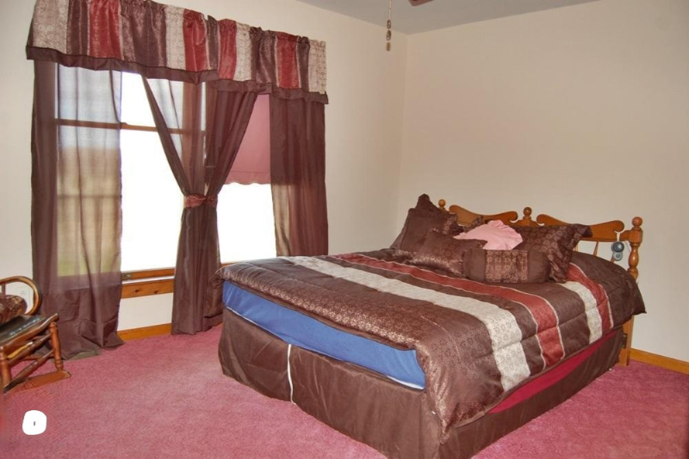 7758 North Vining Road Lakeview, MI 48850 - Photo 9 of 21 9 Master Bedroom Suite