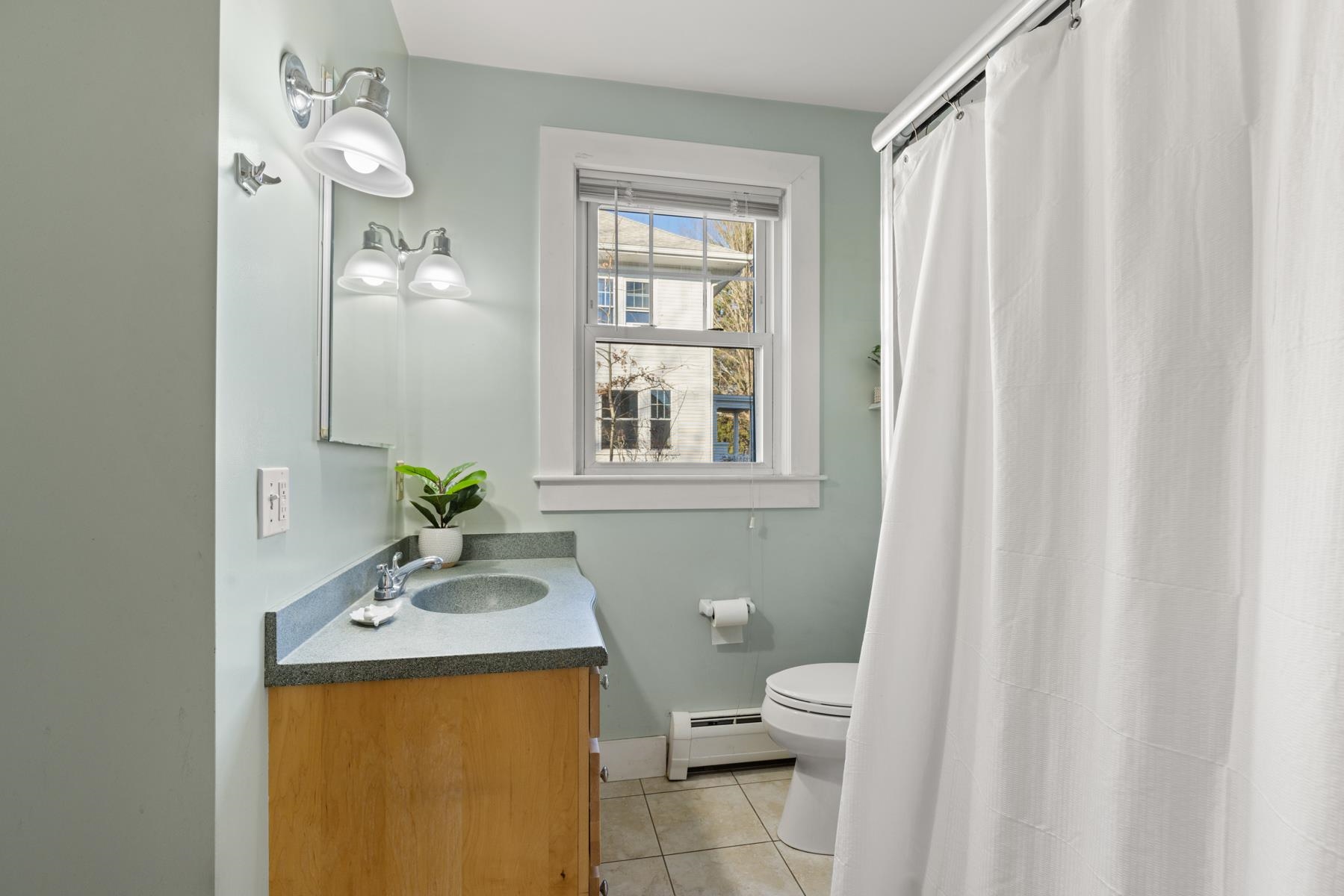 8 Towle Avenue Dover, NH 03820 - Photo 11 of 35