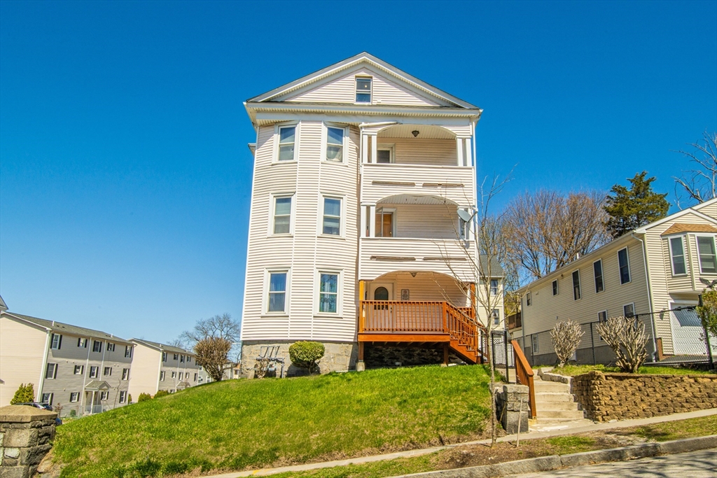 1 Fairfax Road Worcester, MA 01610 - Photo 2 of 32 Gallery Image 2