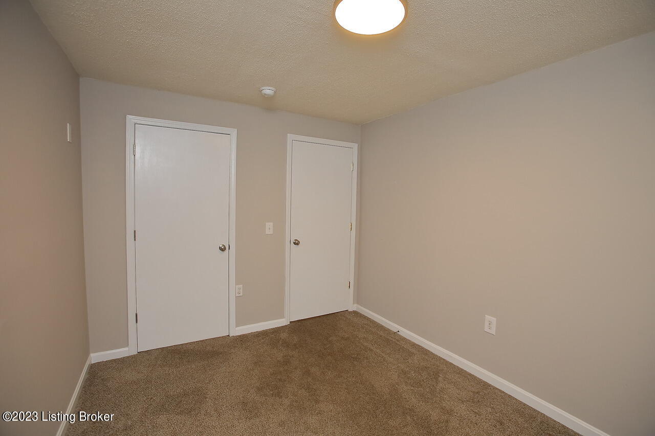 4122 Riedley Road Louisville, KY 40216 - Photo 29 of 41 Bedroom 4