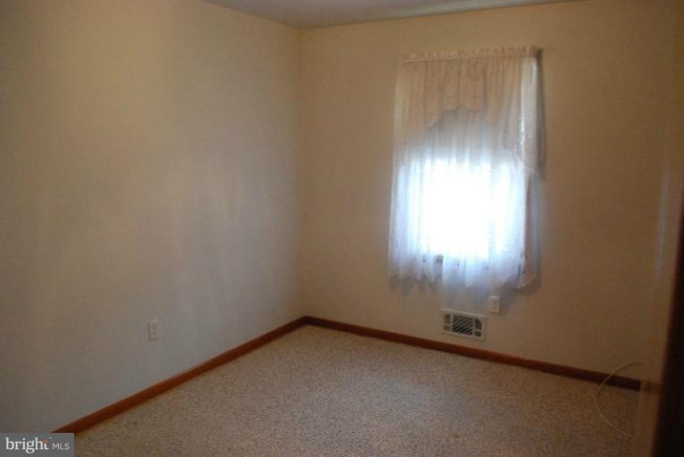 5610 Chatham Road Baltimore, MD 21225 - Photo 3 of 25 Bedroom 3