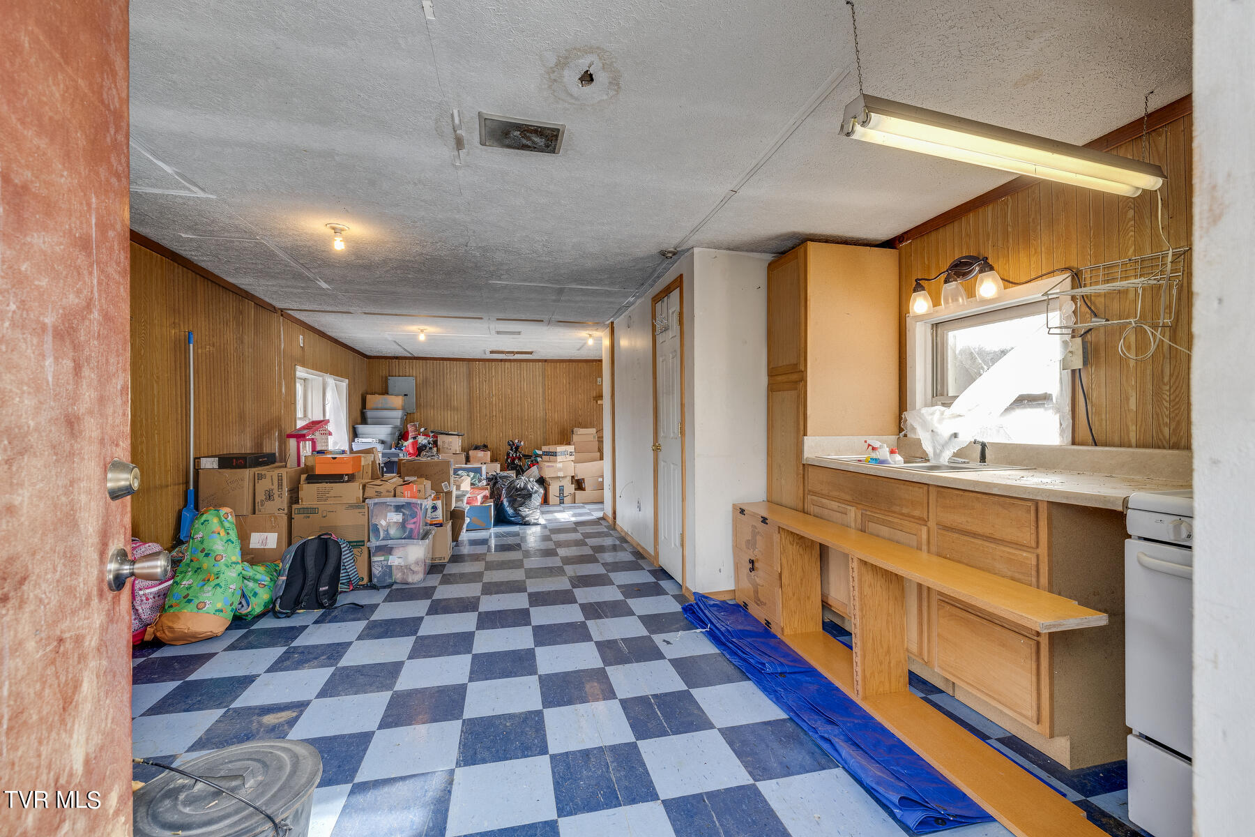 108 John Taylor Road Elizabethton, TN 37643 - Photo 41 of 53 040