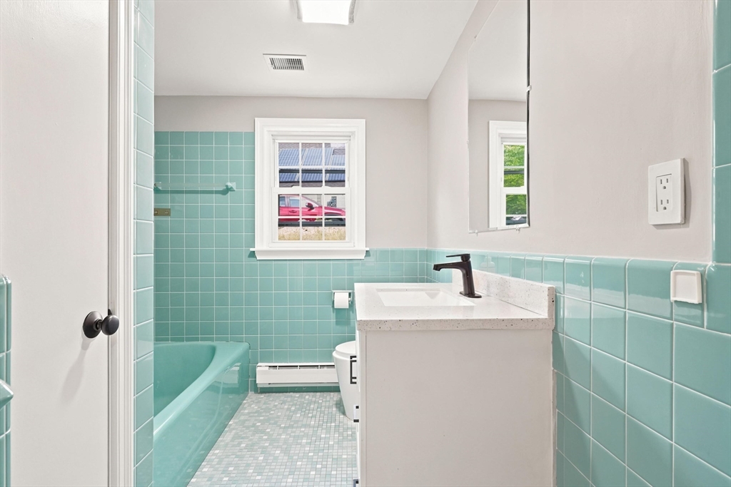 11 Lansing Road Lynn, MA 01904 - Photo 10 of 42 Gallery Image 10