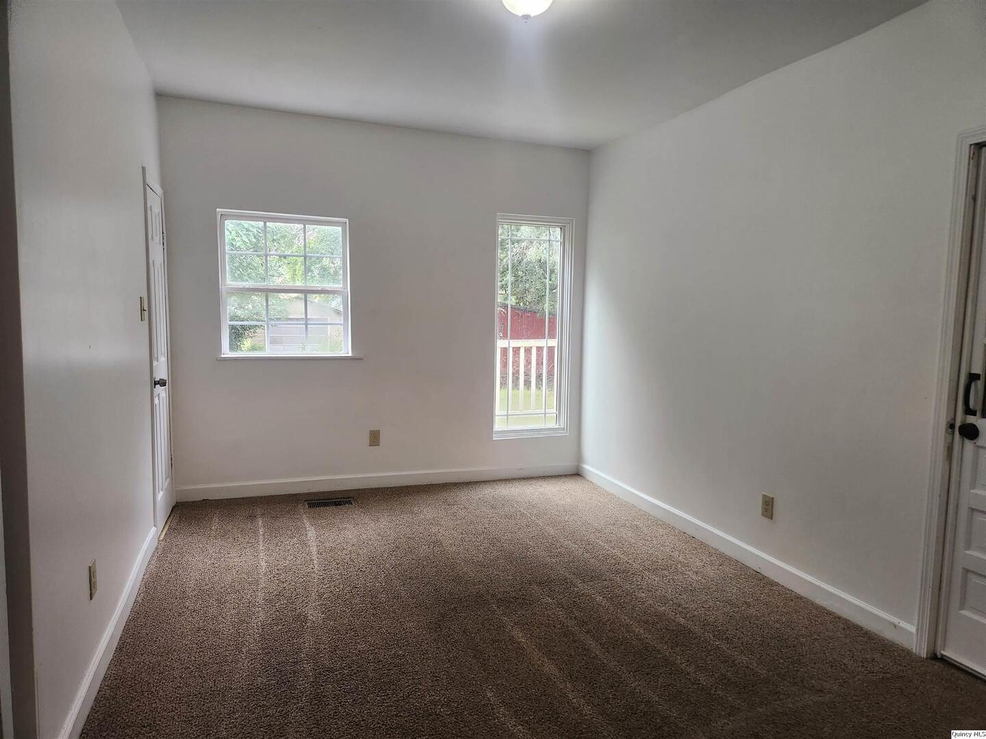 628 Spruce Street Quincy, IL 62301 - Photo 5 of 9