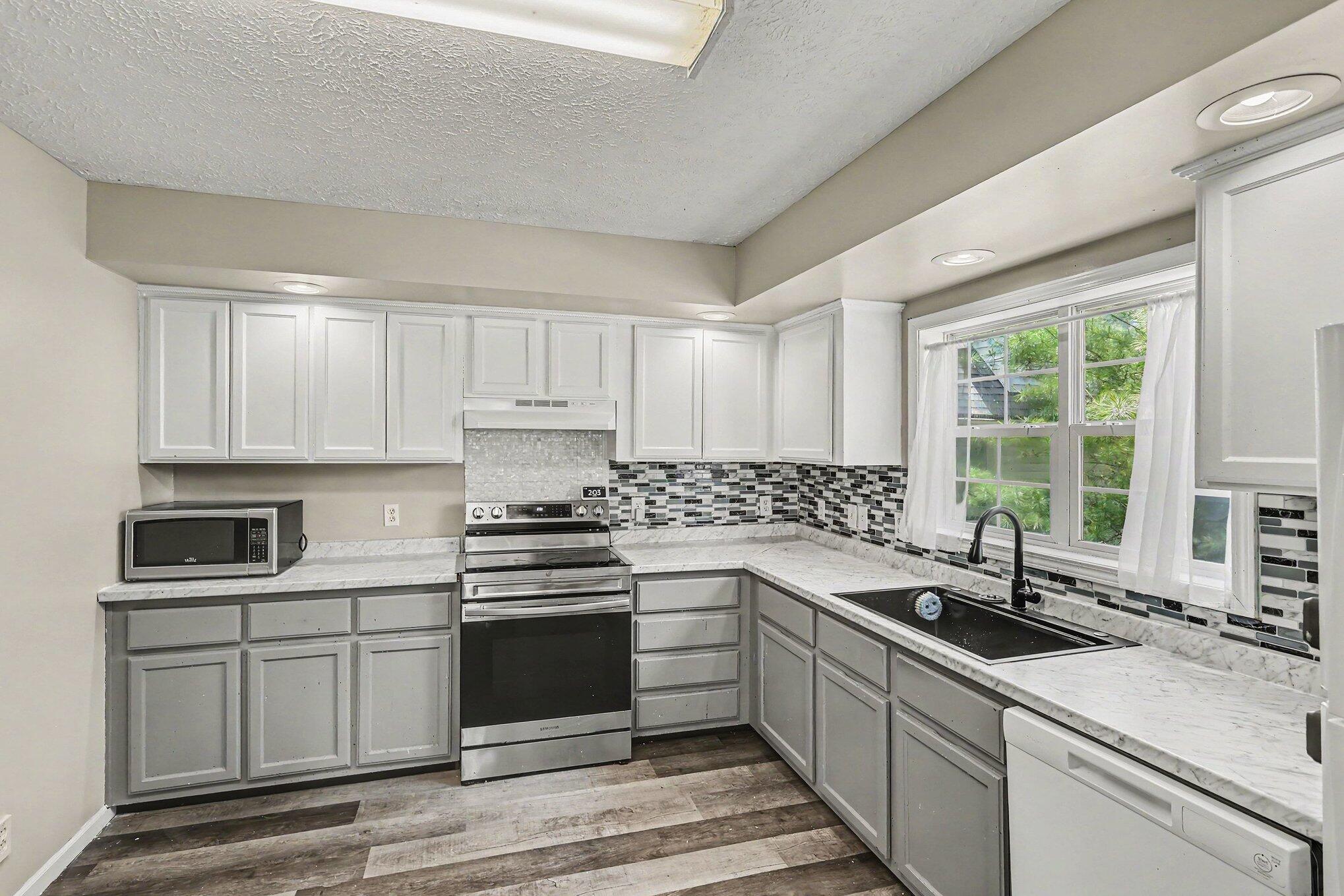 151 Sager Road Michigan Center, MI 49254 - Photo 9 of 27 010_file_1843