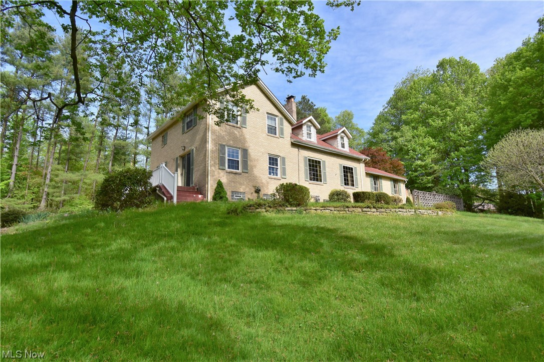 892 Yankee Run Road Masury, OH 44438 - Photo 2 of 35