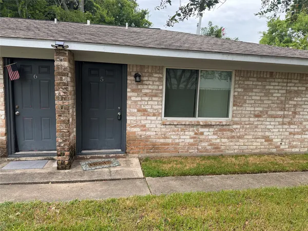 $1,250 | 604 Wilson Road, Unit 5, Humble, TX 77338