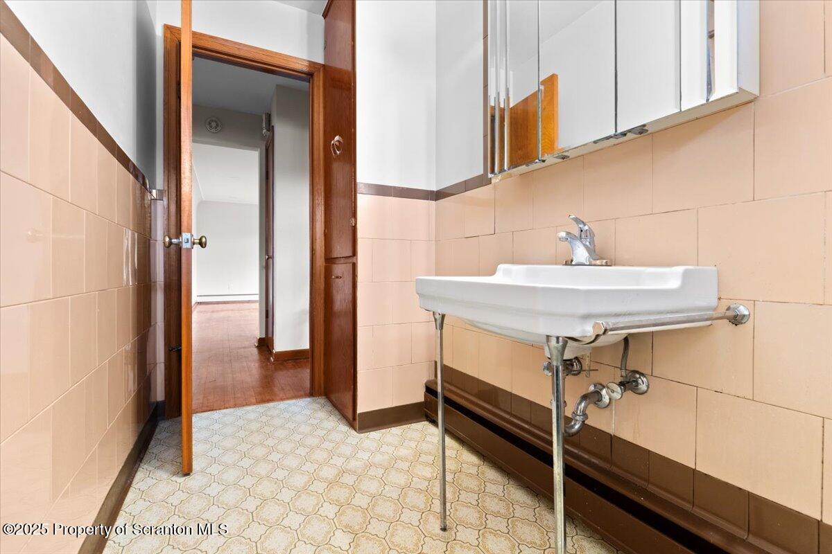 305 Reeves Street Dunmore, PA 18512 - Photo 20 of 33 30-DSC02473