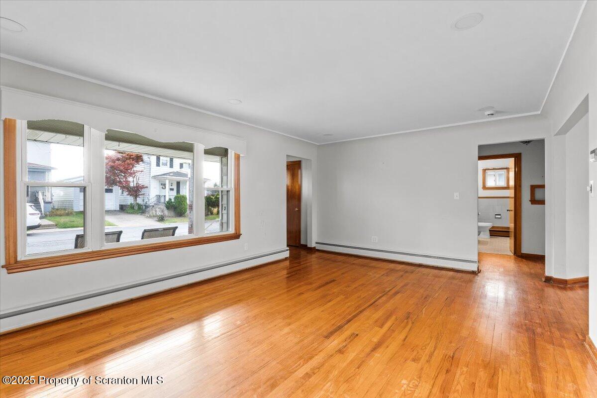305 Reeves Street Dunmore, PA 18512 - Photo 3 of 33 32-DSC02410