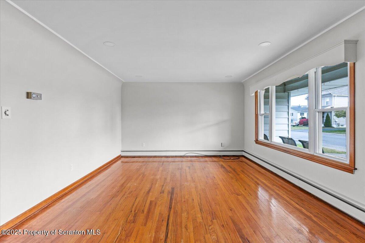 305 Reeves Street Dunmore, PA 18512 - Photo 4 of 33 26-DSC02407