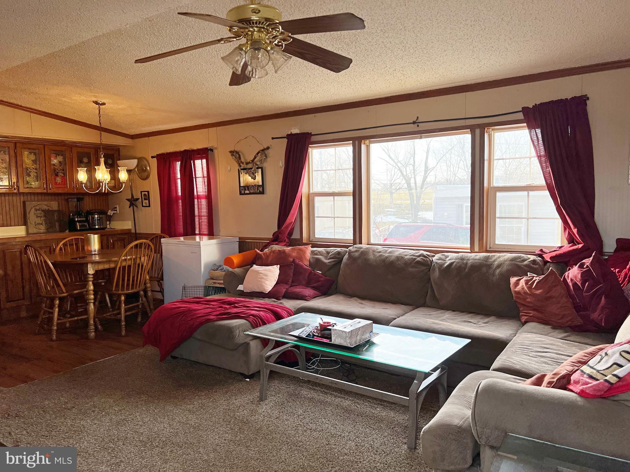 261 West Metzler Road Ephrata, PA 17522 - Photo 4 of 14 Gallery Image 4