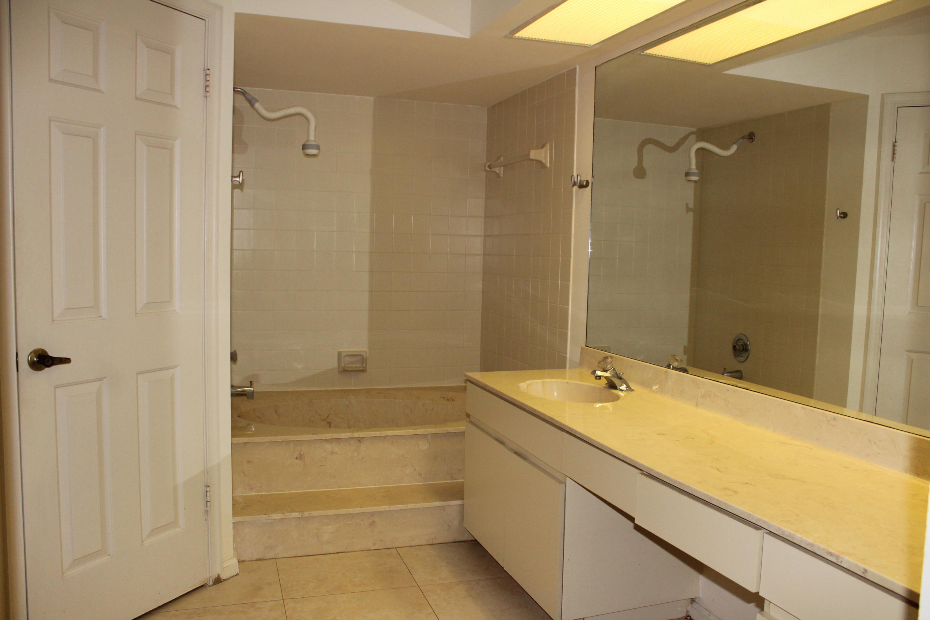 5520 Coach House Circle, Unit H Boca Raton, FL 33486 - Photo 13 of 26 5520 COACH HOUSE CIR NEW (24)