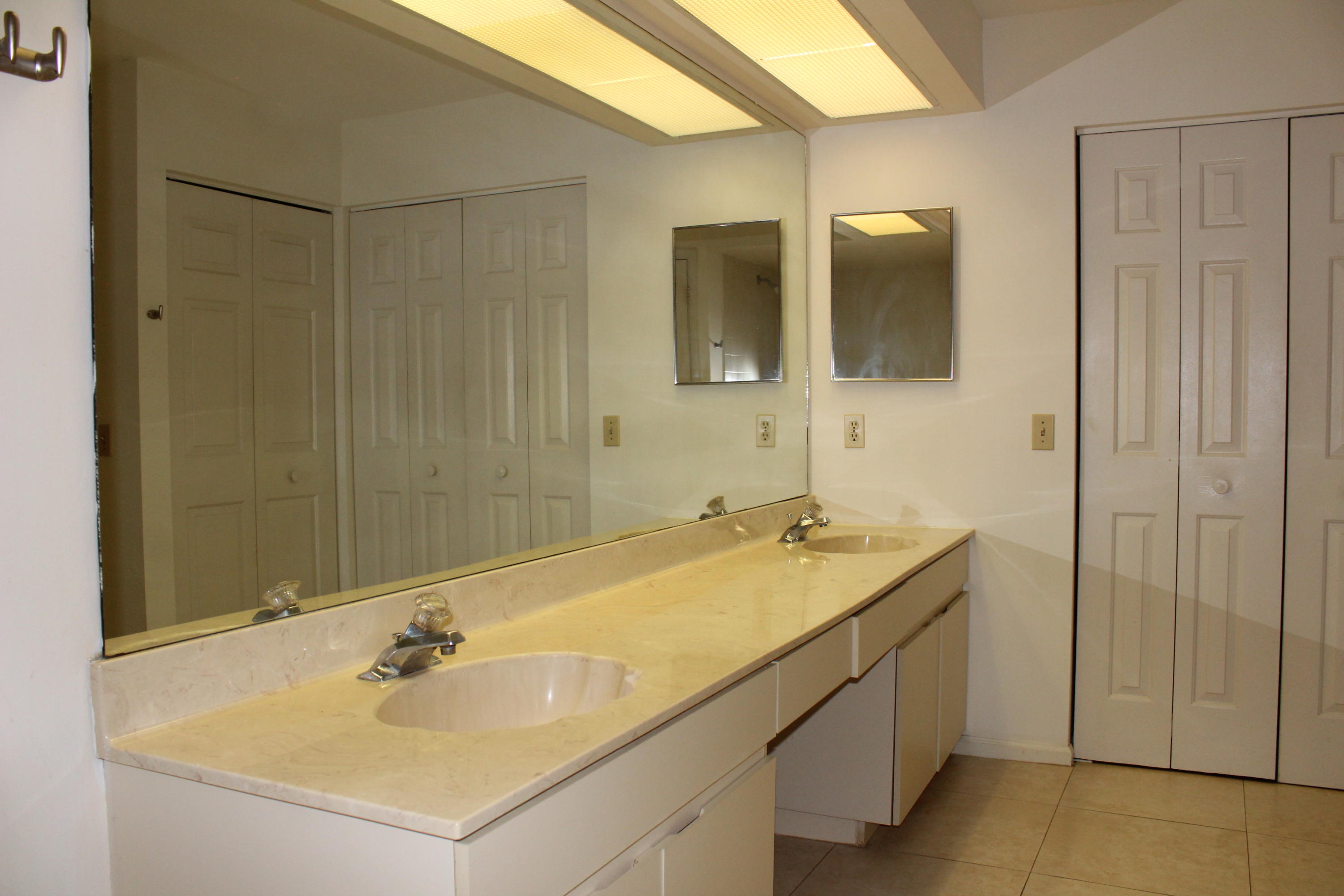 5520 Coach House Circle, Unit H Boca Raton, FL 33486 - Photo 14 of 26 5520 COACH HOUSE CIR NEW (26)