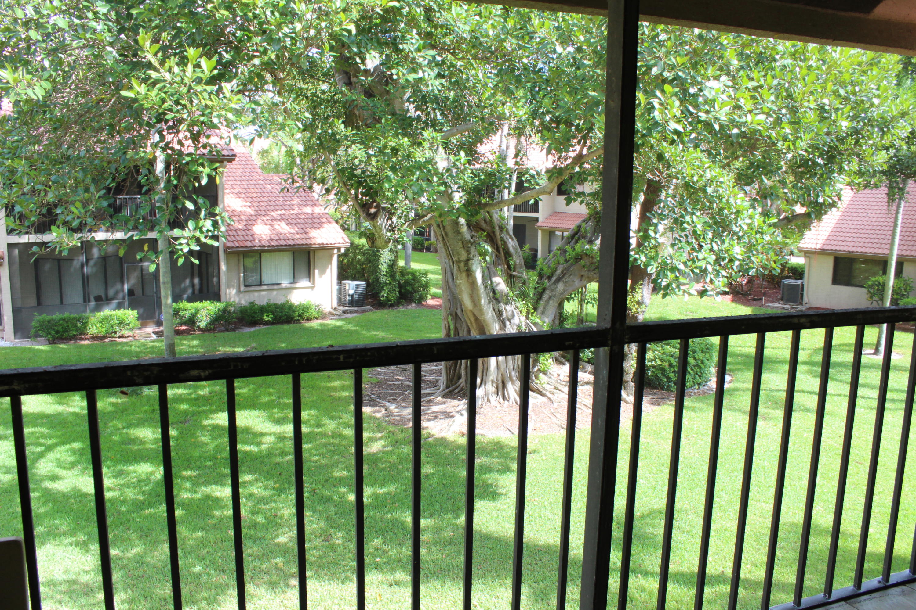 5520 Coach House Circle, Unit H Boca Raton, FL 33486 - Photo 4 of 26 5520 COACH HOUSE CIR (15)