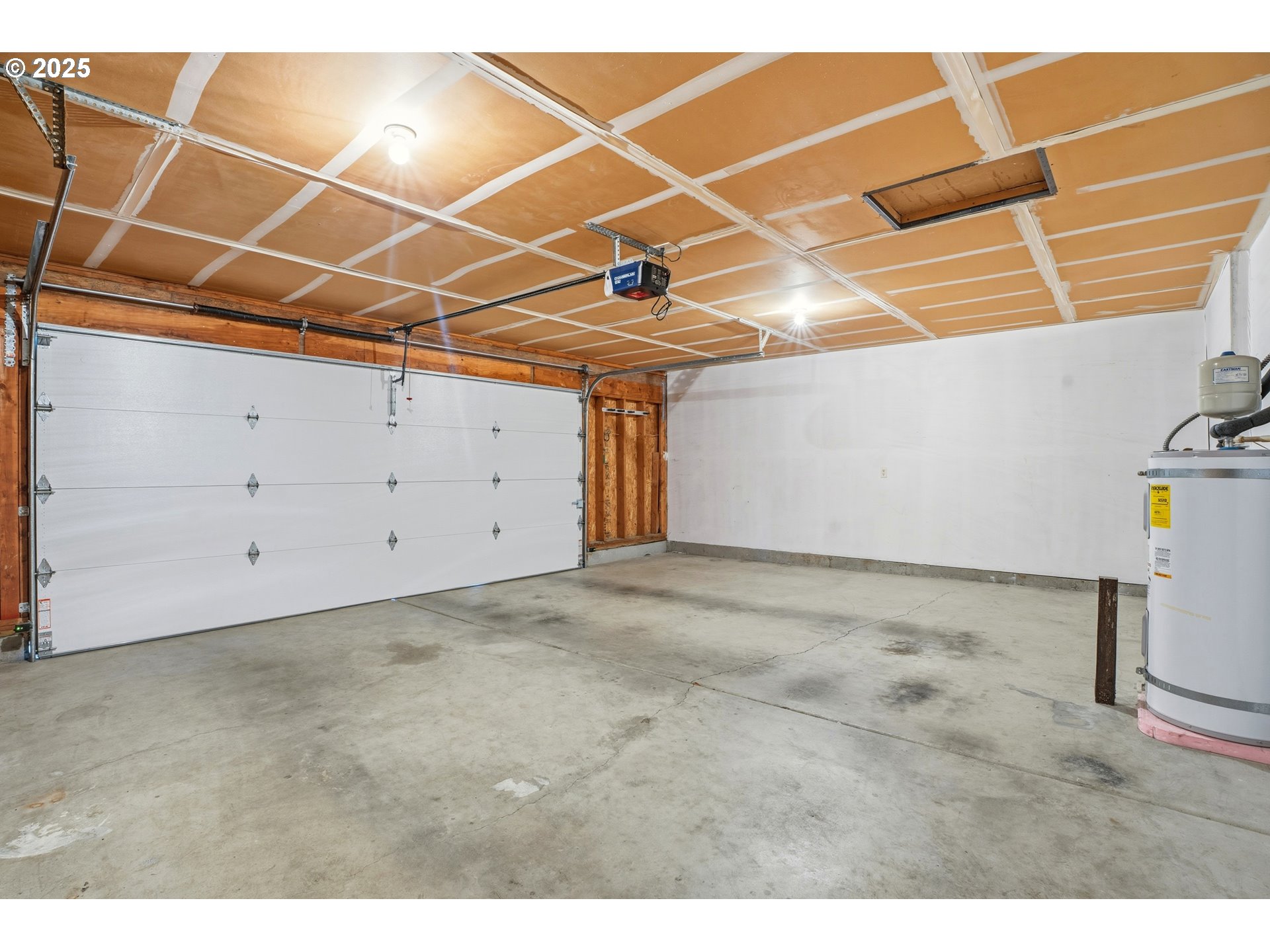 513 Southeast Clark Avenue Battle Ground, WA 98604 - Photo 25 of 30 a view of a room with storage