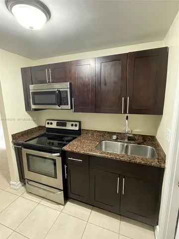 $1,450 | 1642 Polk Street, Unit B, Hollywood, FL 33020