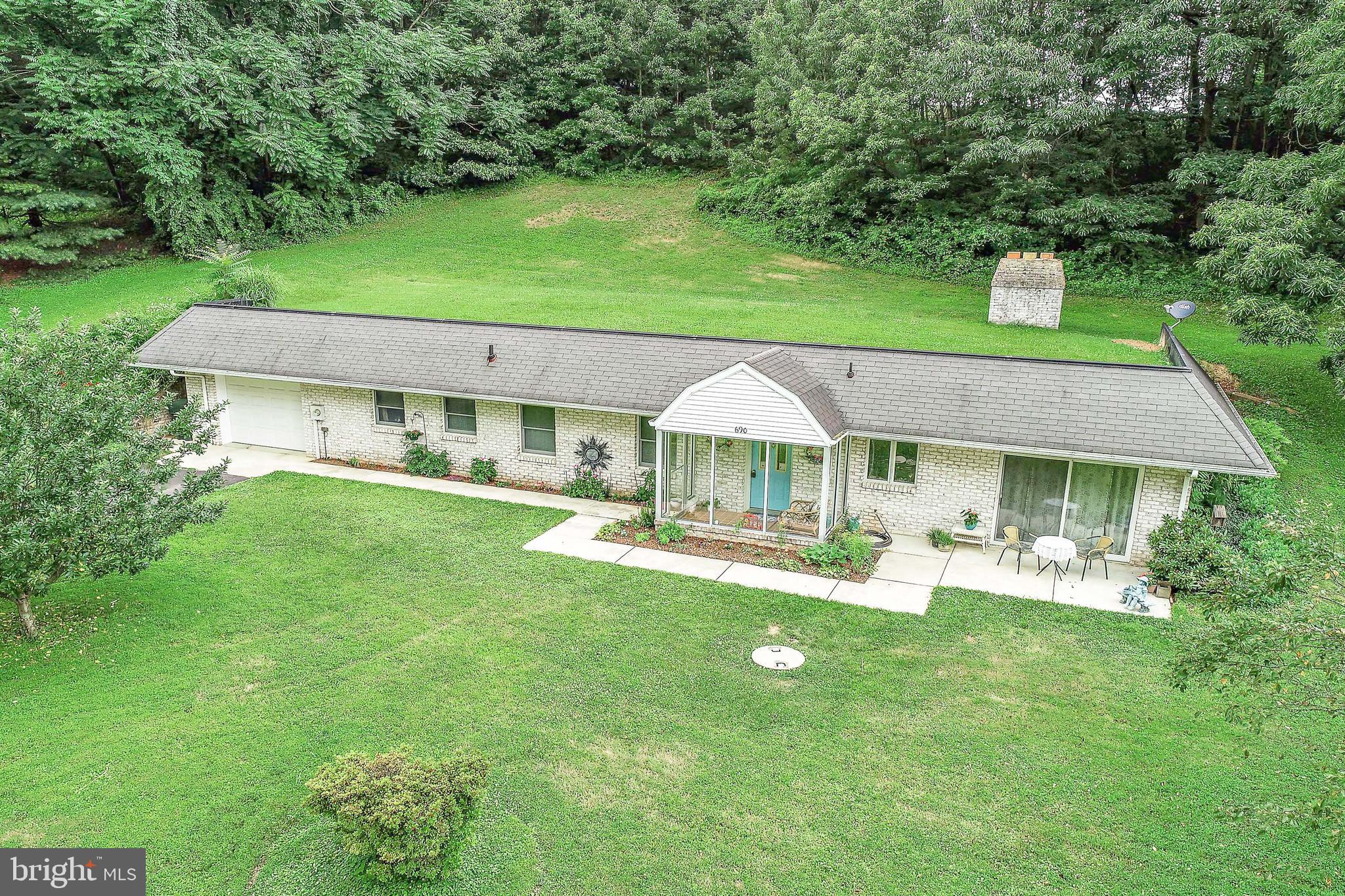 690 Bahns Mill Road Red Lion, PA 17356 - Photo 3 of 36