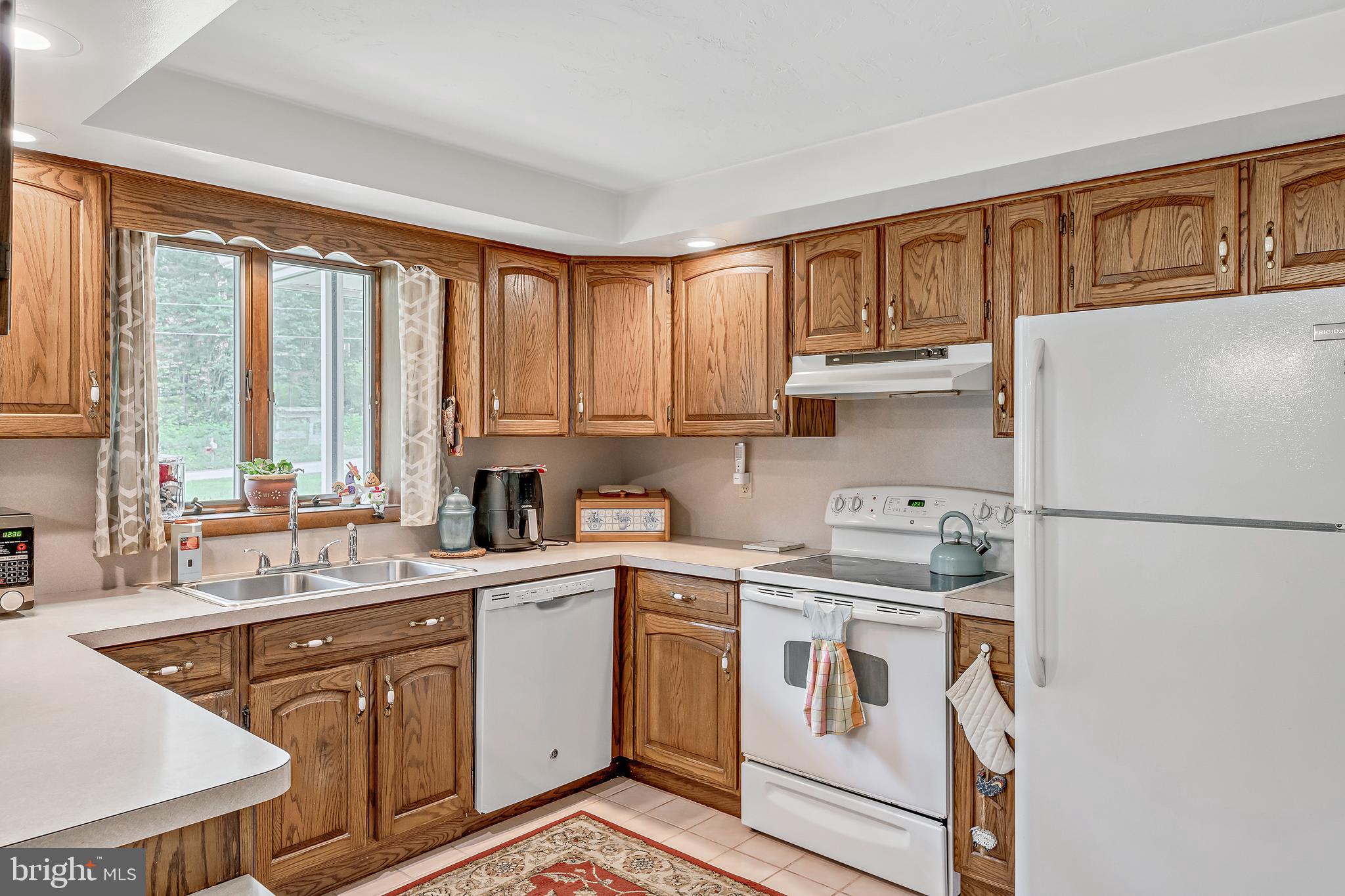 690 Bahns Mill Road Red Lion, PA 17356 - Photo 10 of 36