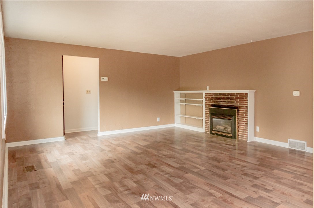 401 Harrison Street Sumner, WA 98390 - Photo 4 of 25 Gallery Image 4