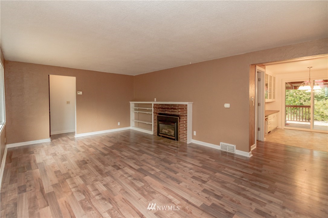 401 Harrison Street Sumner, WA 98390 - Photo 6 of 25 Gallery Image 6