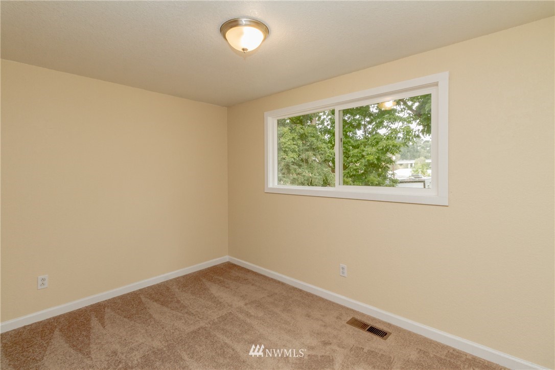 401 Harrison Street Sumner, WA 98390 - Photo 10 of 25 Gallery Image 10