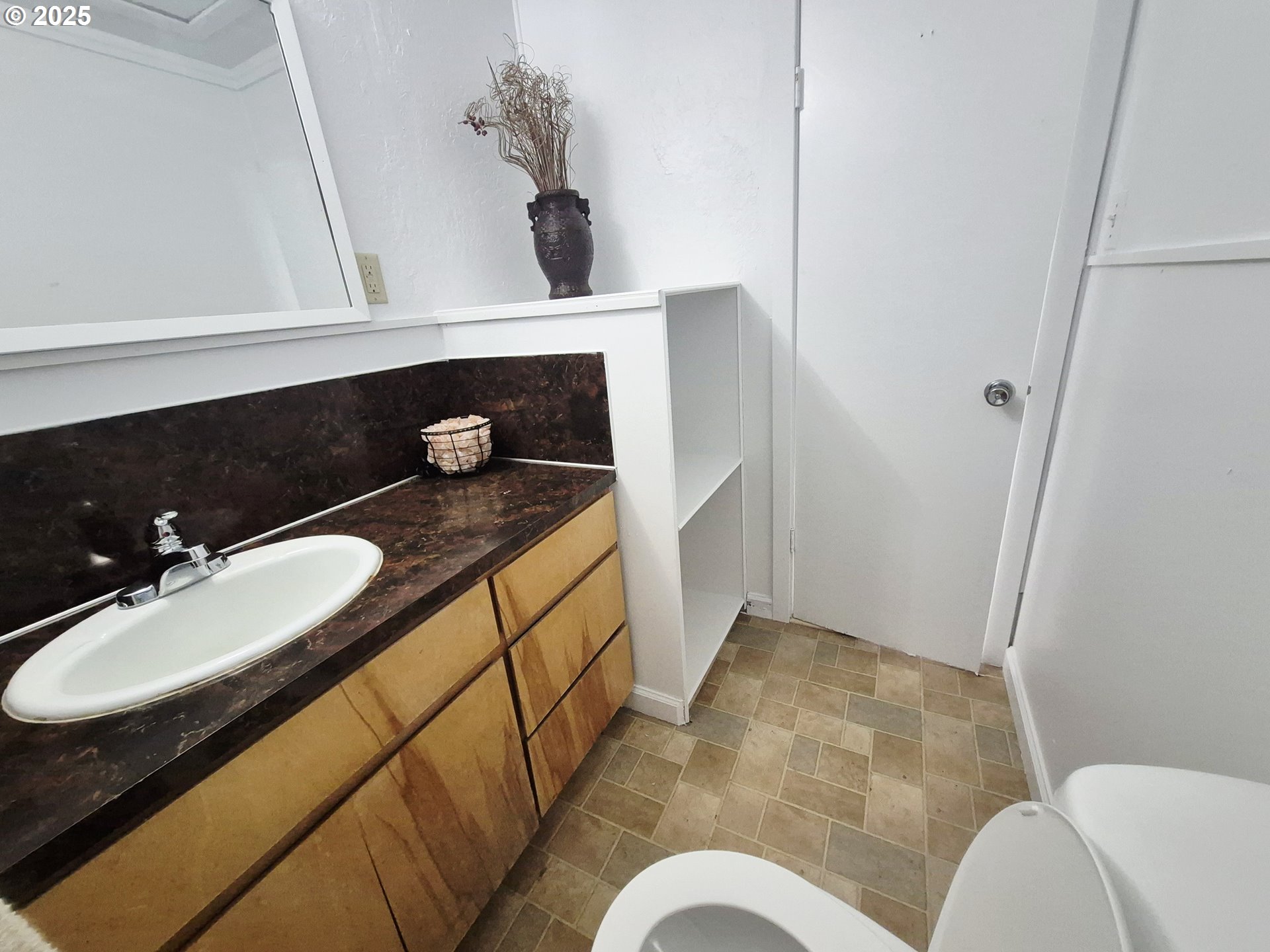 894 East 35th Avenue Eugene, OR 97405 - Photo 7 of 23