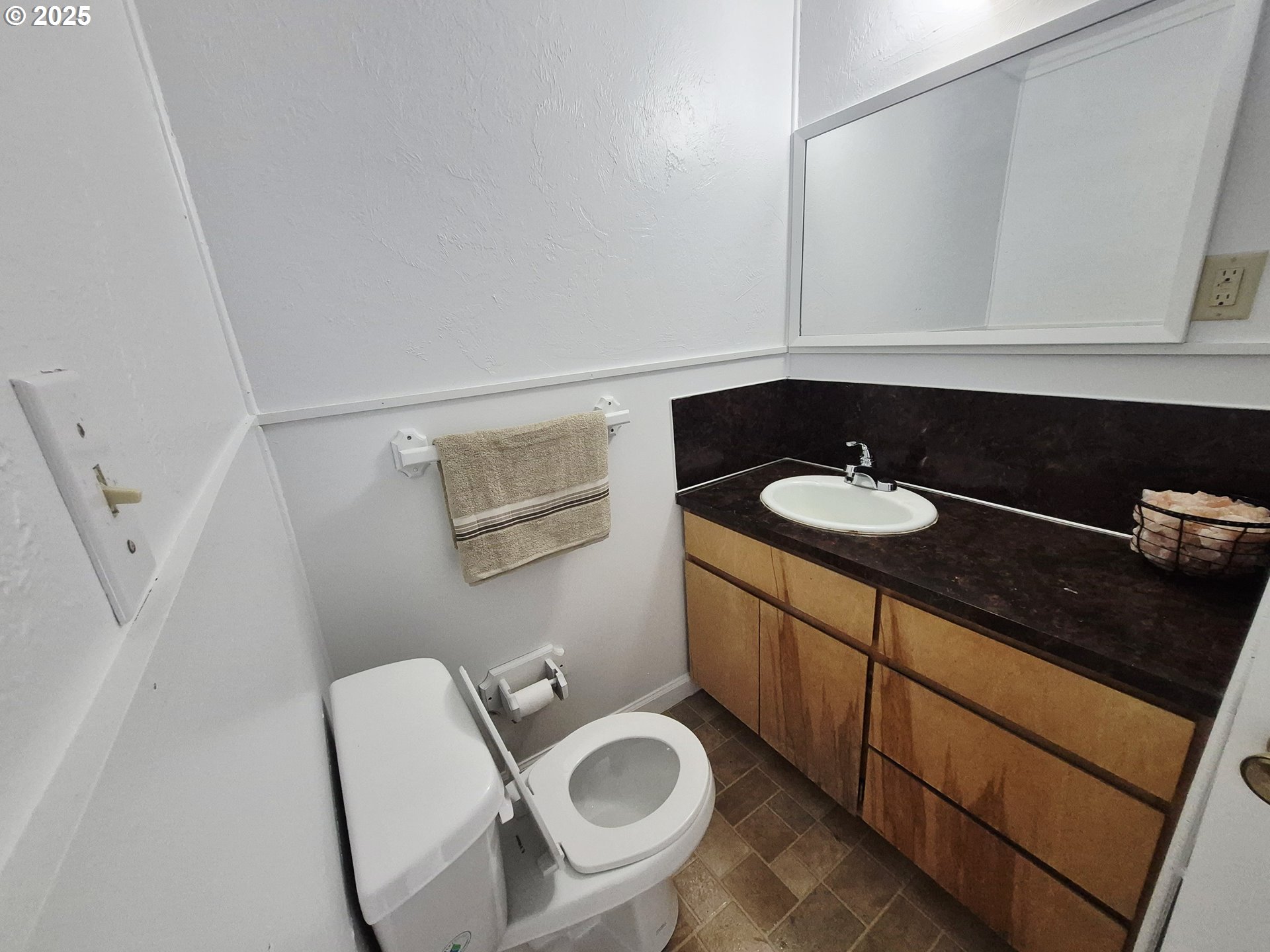 894 East 35th Avenue Eugene, OR 97405 - Photo 8 of 23