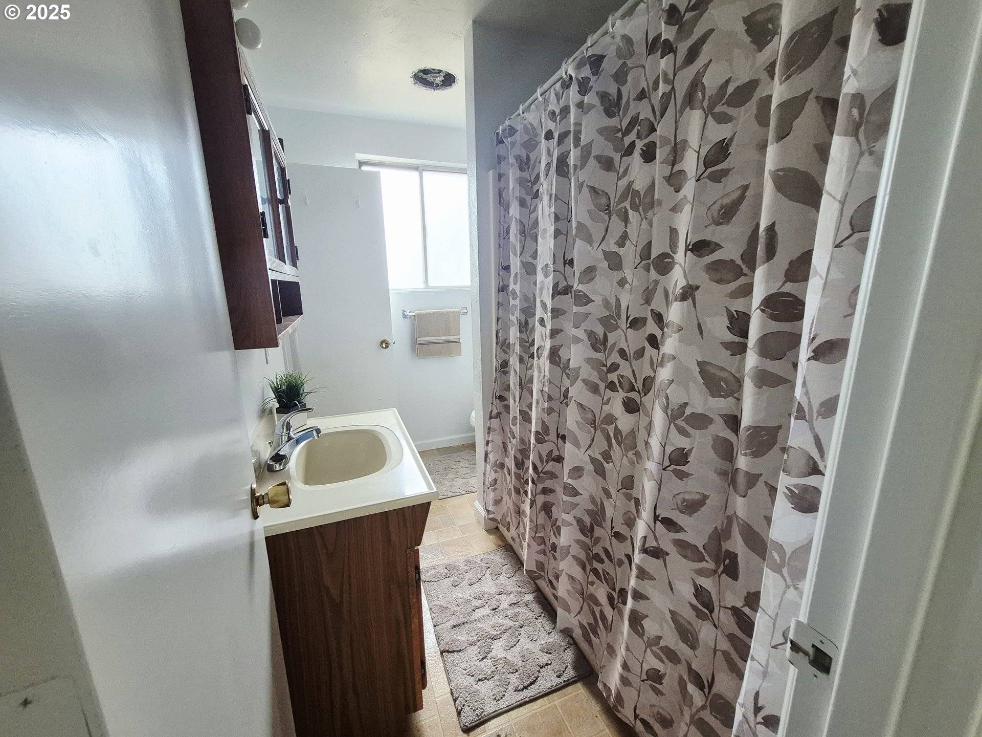 894 East 35th Avenue Eugene, OR 97405 - Photo 10 of 23