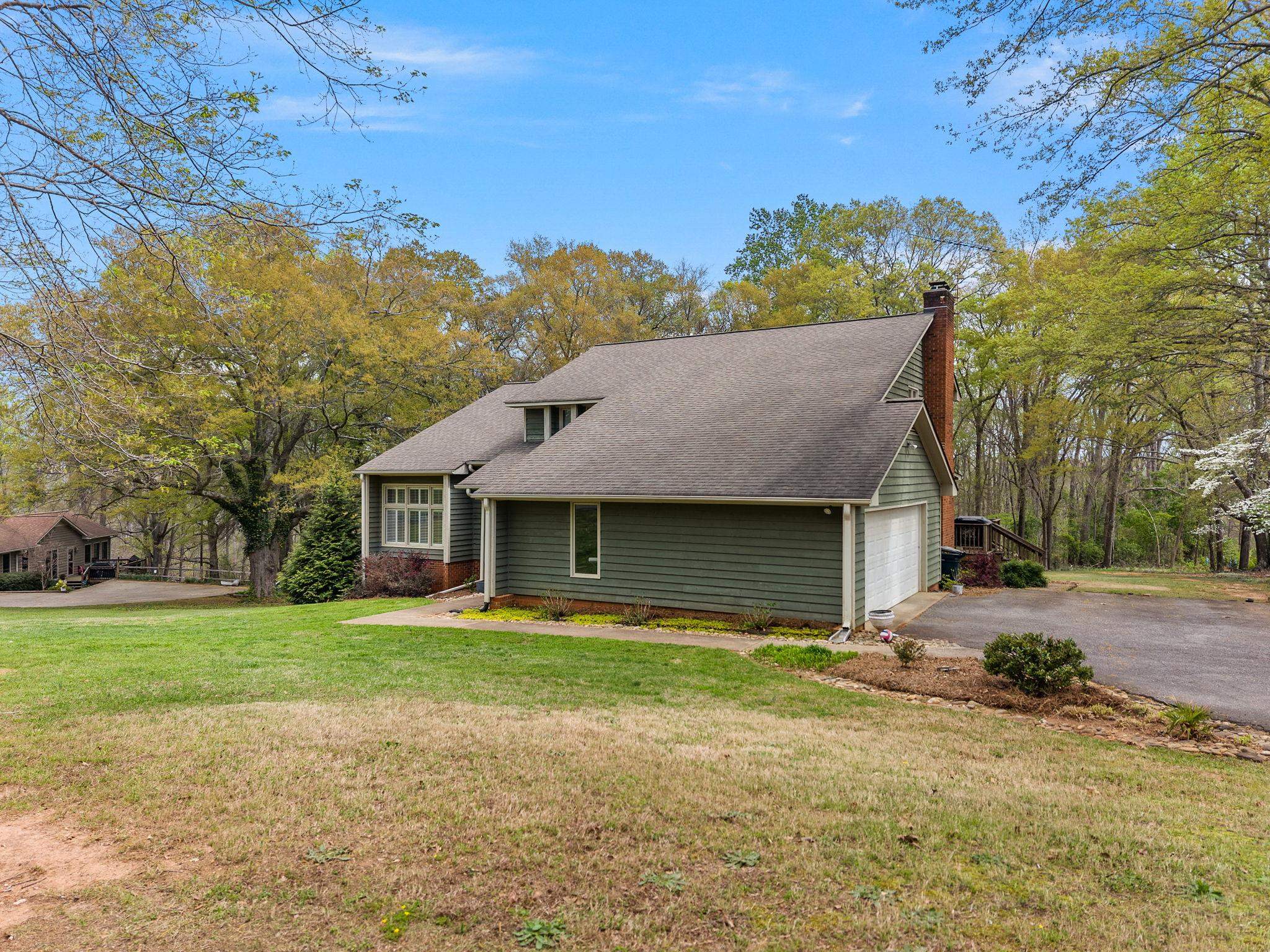 131 Riveredge Drive Moore, SC 29369 - Photo 3 of 45