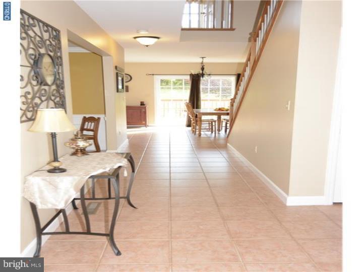 526 Maple Grove Road Mohnton, PA 19540 - Photo 2 of 25 Foyer