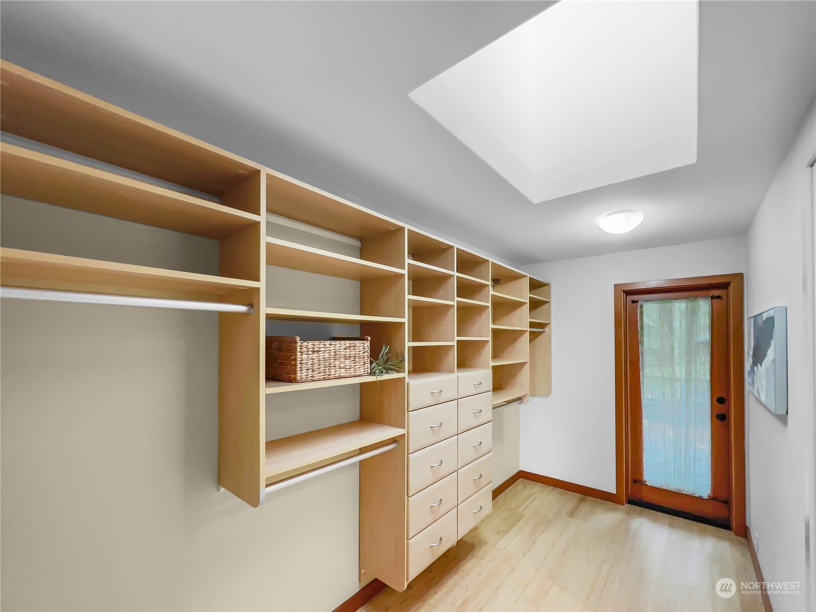 8121 Hansen Road Northeast Bainbridge Island, WA 98110 - Photo 15 of 37 Gallery Image 15