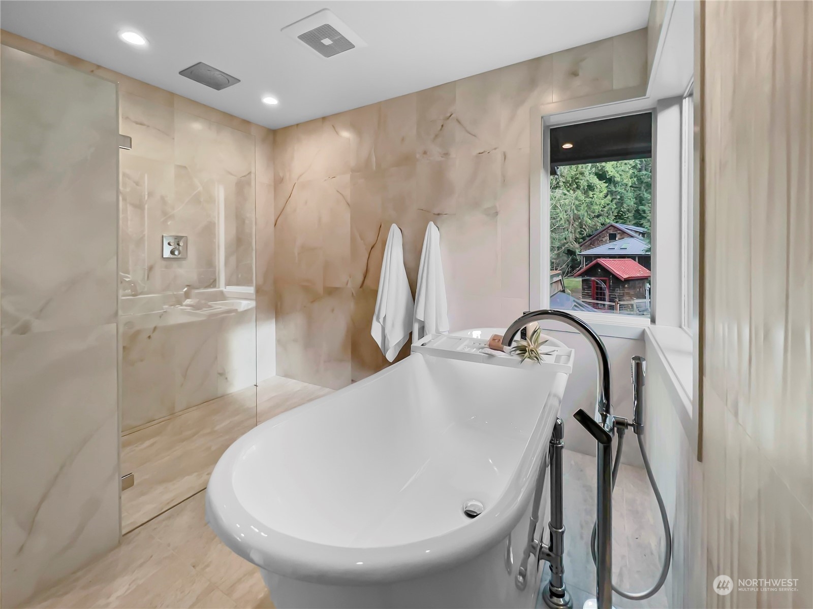 8121 Hansen Road Northeast Bainbridge Island, WA 98110 - Photo 18 of 37 Gallery Image 18