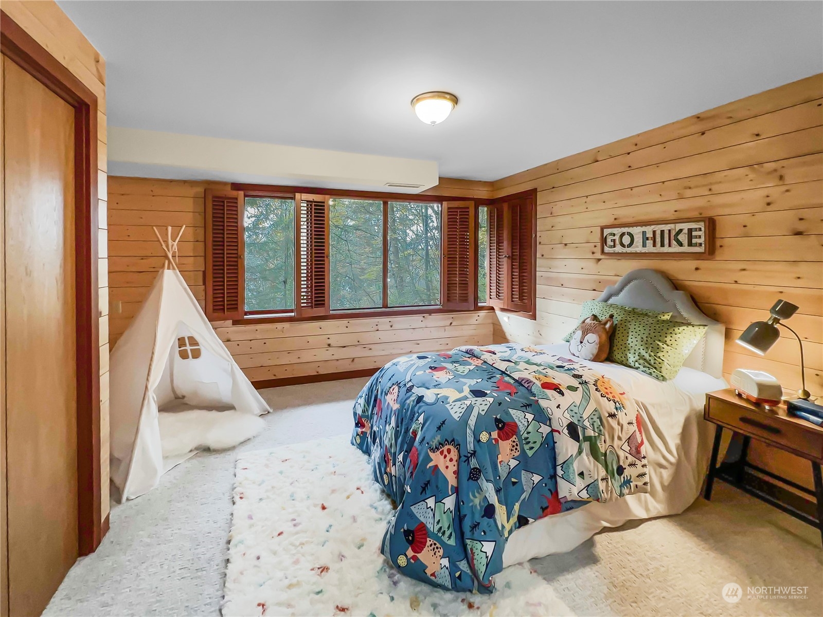 8121 Hansen Road Northeast Bainbridge Island, WA 98110 - Photo 20 of 37 Gallery Image 20