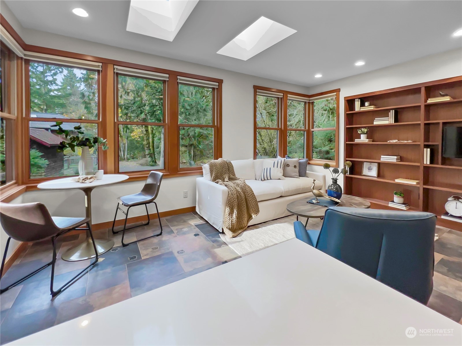 8121 Hansen Road Northeast Bainbridge Island, WA 98110 - Photo 27 of 37 Gallery Image 27