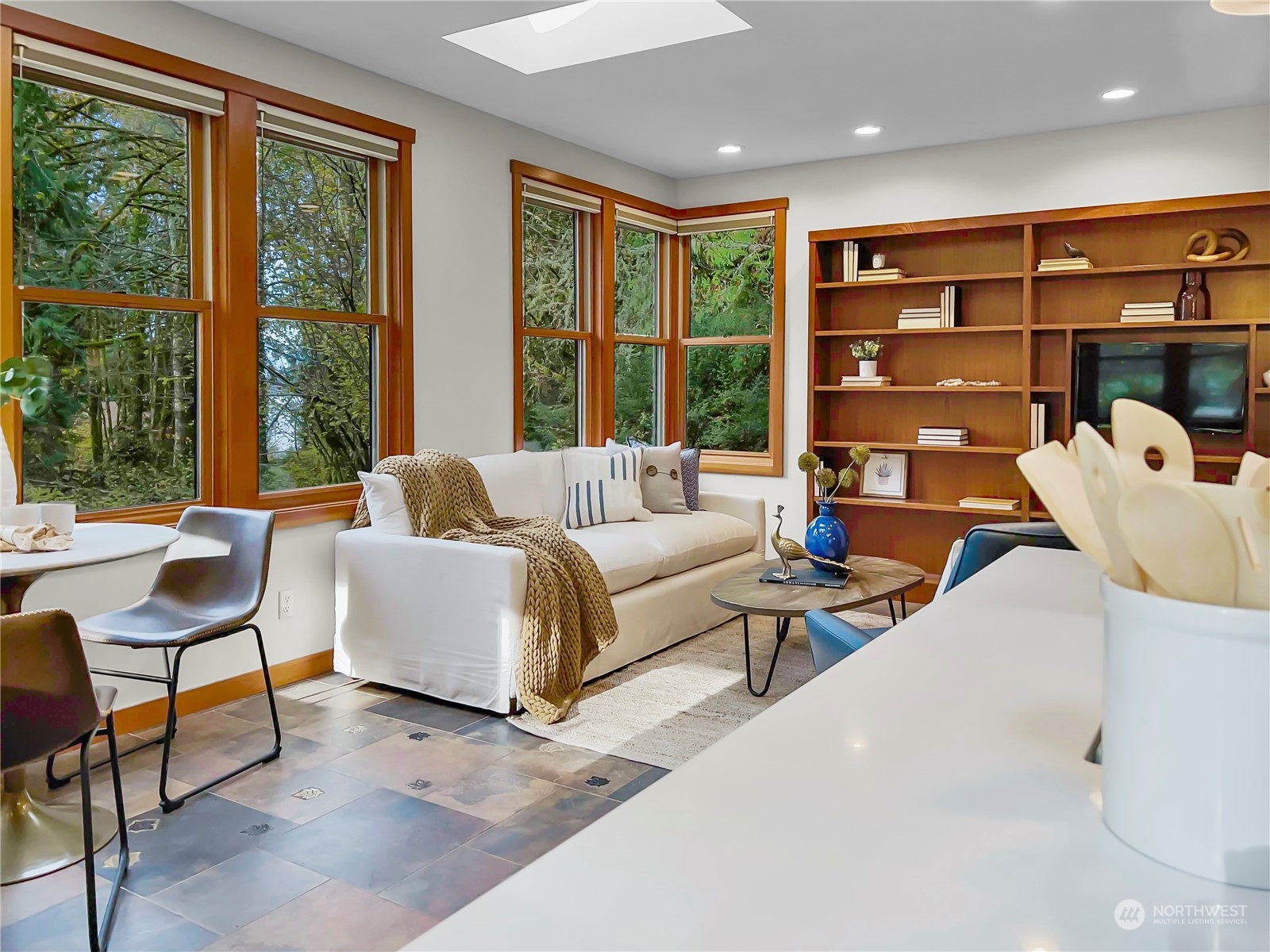 8121 Hansen Road Northeast Bainbridge Island, WA 98110 - Photo 28 of 37 Gallery Image 28