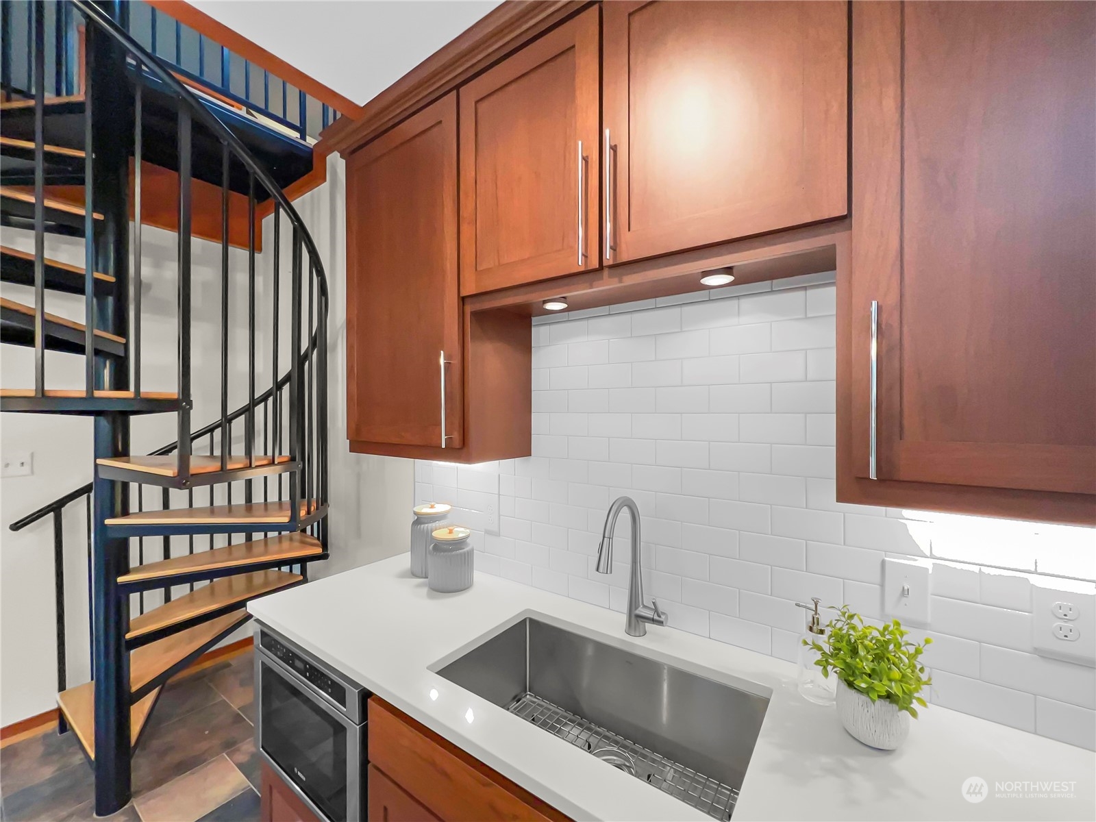 8121 Hansen Road Northeast Bainbridge Island, WA 98110 - Photo 29 of 37 Gallery Image 29