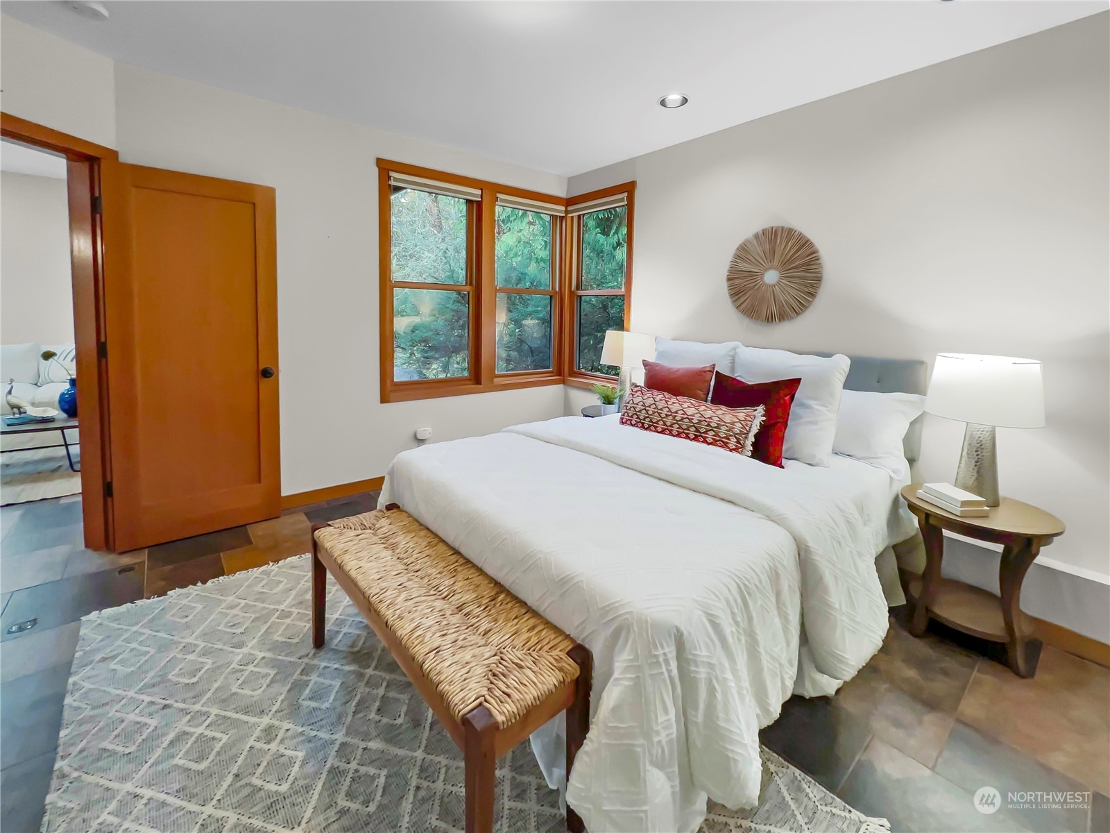 8121 Hansen Road Northeast Bainbridge Island, WA 98110 - Photo 30 of 37 Gallery Image 30