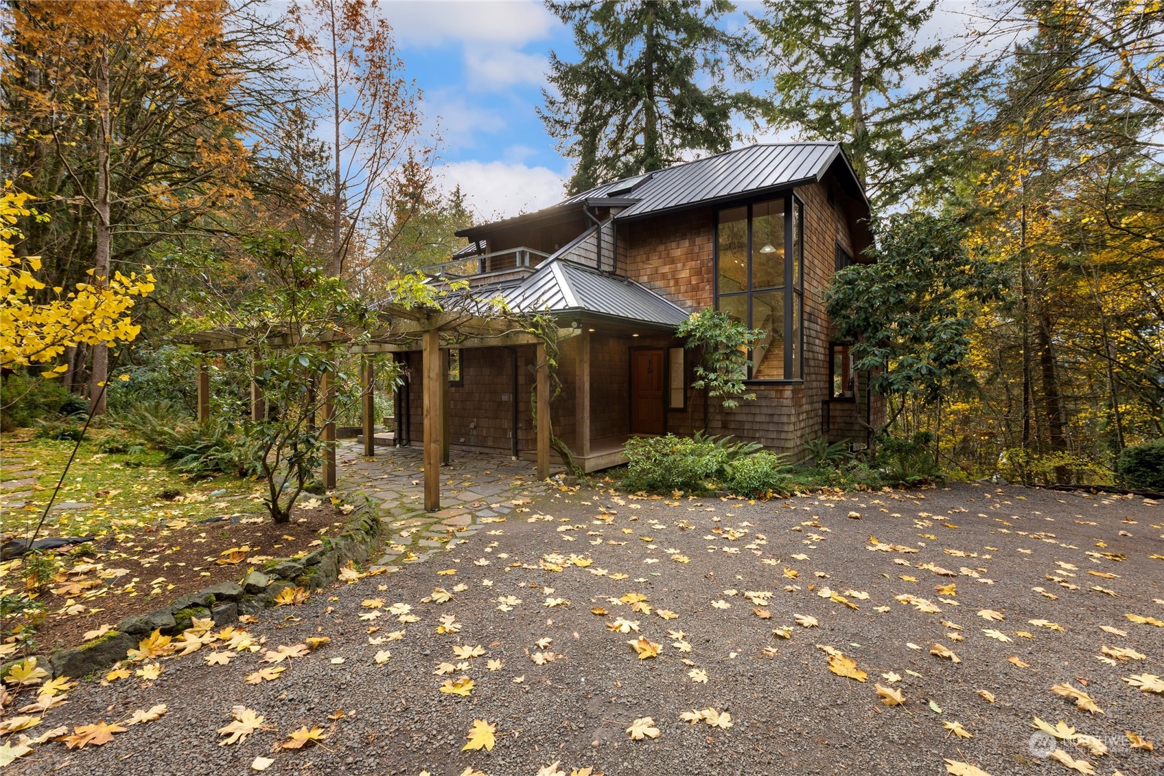 8121 Hansen Road Northeast Bainbridge Island, WA 98110 - Photo 35 of 37 Gallery Image 35