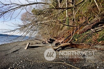 8121 Hansen Road Northeast Bainbridge Island, WA 98110 - Photo 36 of 37 Gallery Image 36