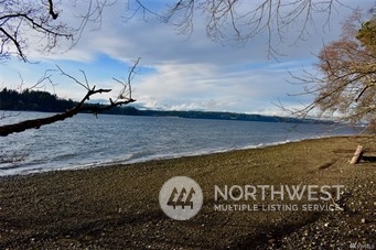 8121 Hansen Road Northeast Bainbridge Island, WA 98110 - Photo 37 of 37 Gallery Image 37