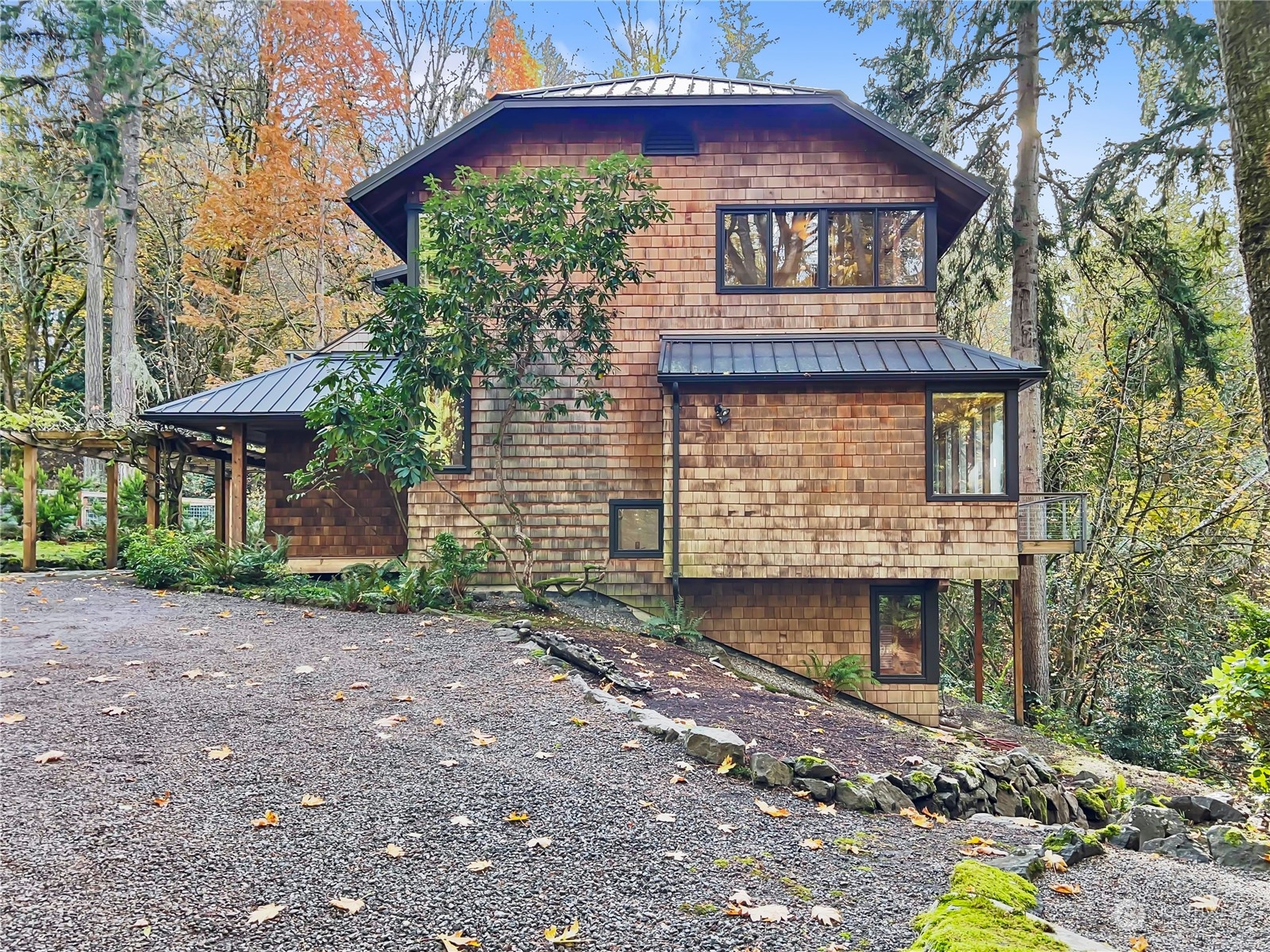 8121 Hansen Road Northeast Bainbridge Island, WA 98110 - Photo 4 of 37 Gallery Image 4