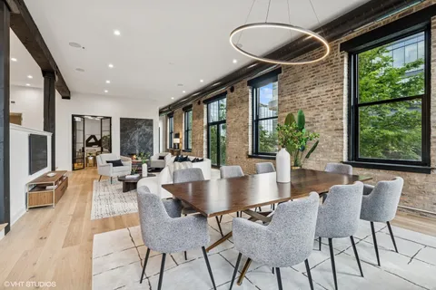 $1,900,000 | 401 North Aberdeen Street, Unit 3N, Chicago, IL 60642